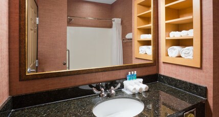 Holiday Inn Express Hotel & Suites Brainerd-Baxter, an IHG Hotel Room Type - 2 Queen Beds Standard Comm Access