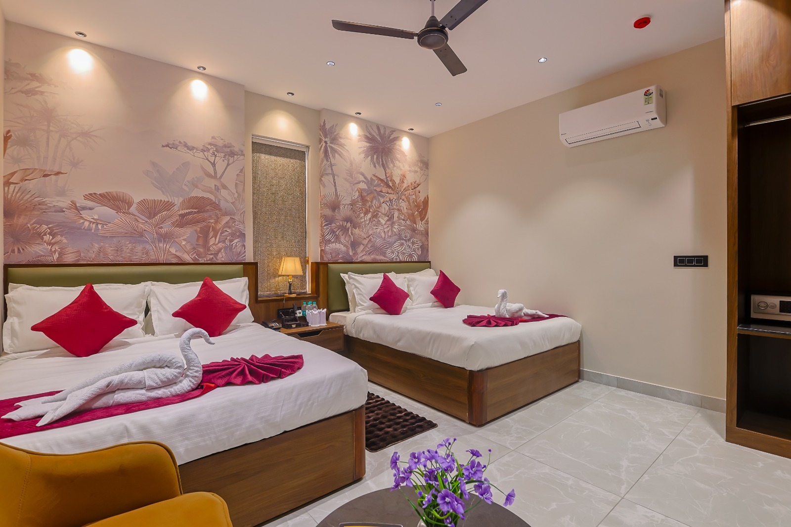 Arina Vedic Haveli Haridwar (2 Min walk for Ganga Ghat) - Tap to explore photos