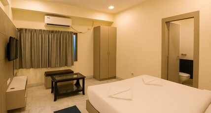 Shree Krishna Stay Room Type - Deluxe Double Room