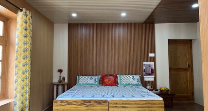 SNOWFLAKE  HOMESTAY Room Type - Double Room with Mountain View
