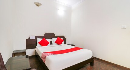 Hotel O Raja Galaxy Room Type - Deluxe