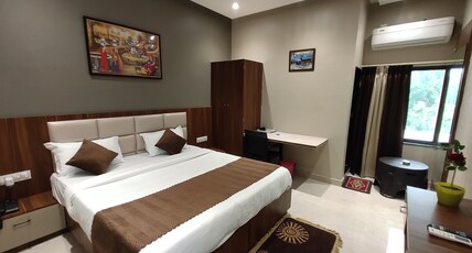 Hotel Mangal Murti, Raja Khariar Room Type - Super Deluxe room