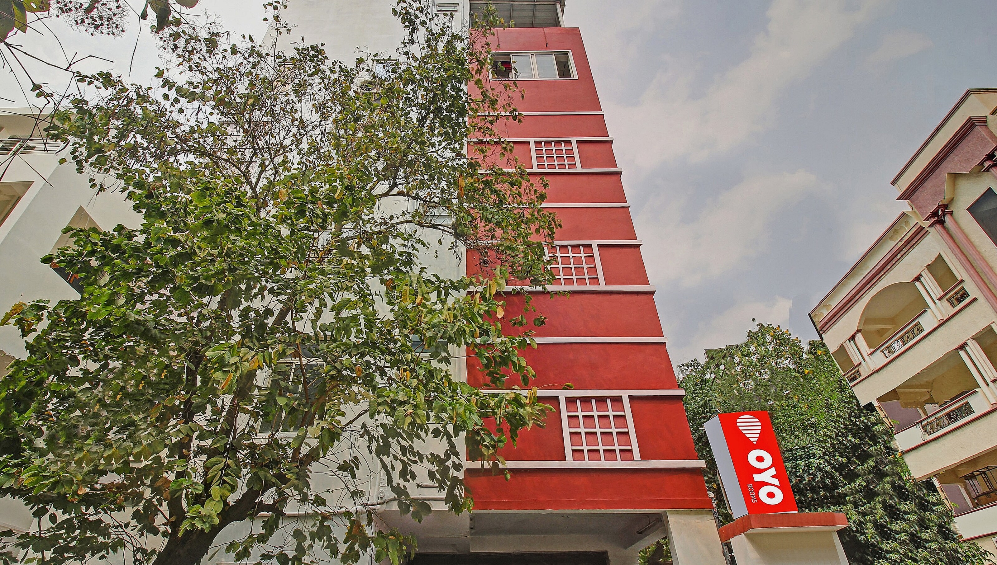 Hotel O Sri Residency Near Hyderabad Central - Tap to explore photos