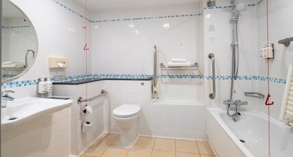 Holiday Inn Cambridge Room Type - 1 Double Accessible