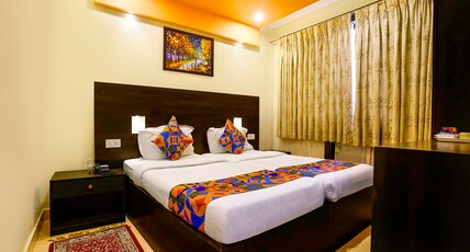 Fabhotel Manoshanti - Nr. Big Daddy Casino Room Type - Suite Room