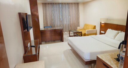 CASTLE INN Room Type - Executive Room King or Twin Bed