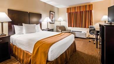 Best Western Muncie Room Type - 1 King Bed, Non-Smoking, Work Desk, Microwave And Refrigerator, Full Breakfast
