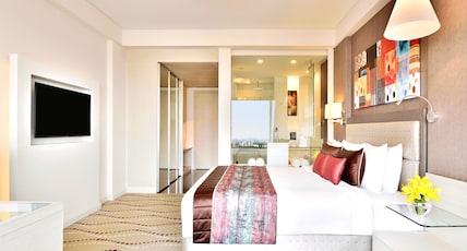 Radisson Blu Bengaluru Outer Ring Road Room Type - Business Class Room with Club Lounge Access