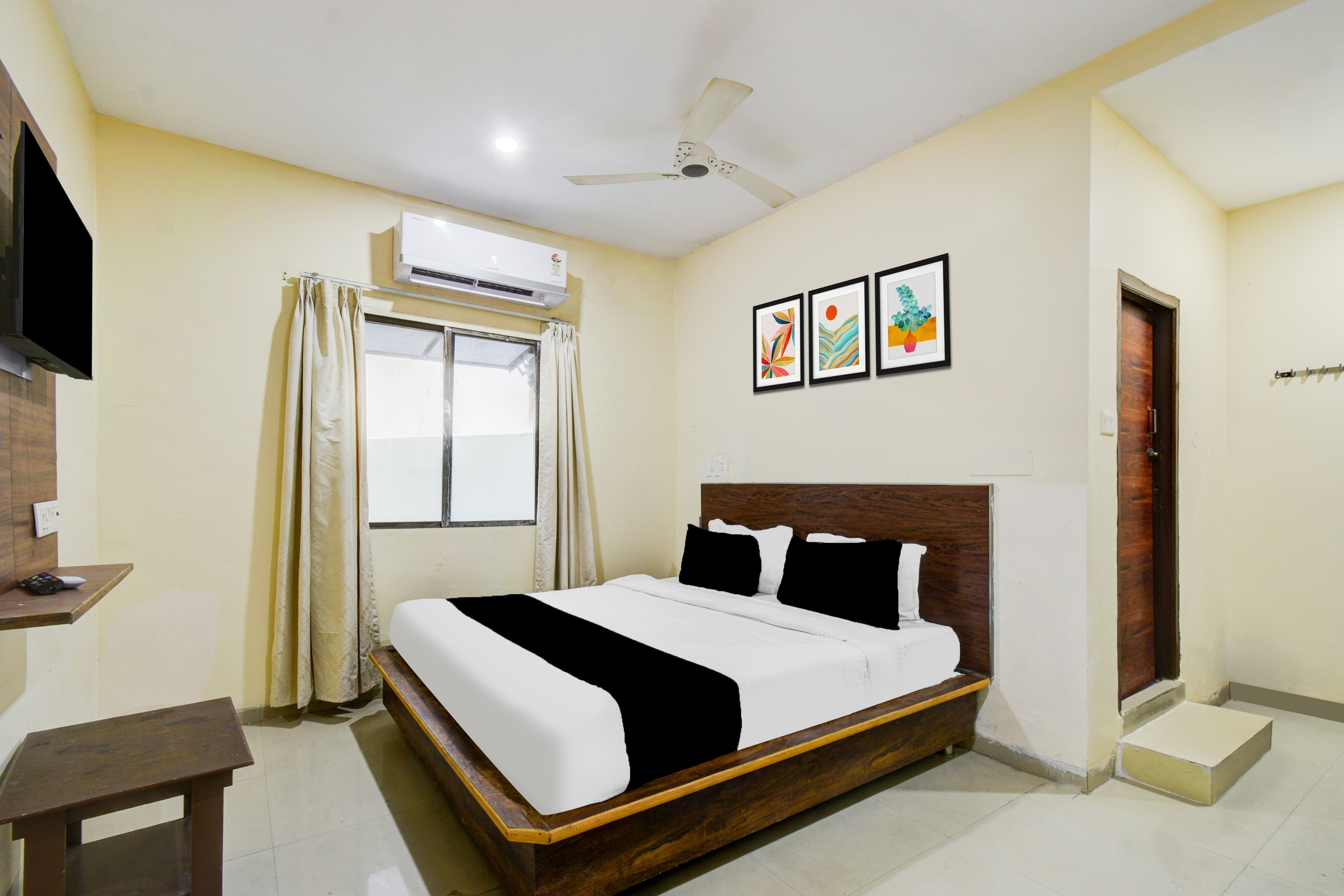 Super Collection O Abids Hyderabad Formerly Varaahi Inn - Tap to explore photos