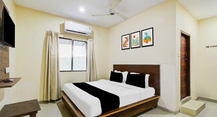 Super Collection O Abids Hyderabad Formerly Varaahi Inn Room Type - Deluxe