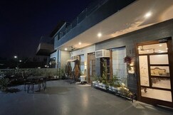 Black pearl Villa panchkula sector 28