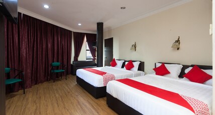 Hotel O T P Hotel Room Type - Suite Family