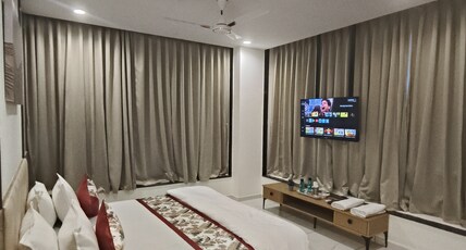 Hotel Sun Shine Room Type - Deluxe Room
