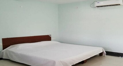Auro Elite Room Type - deluxe room