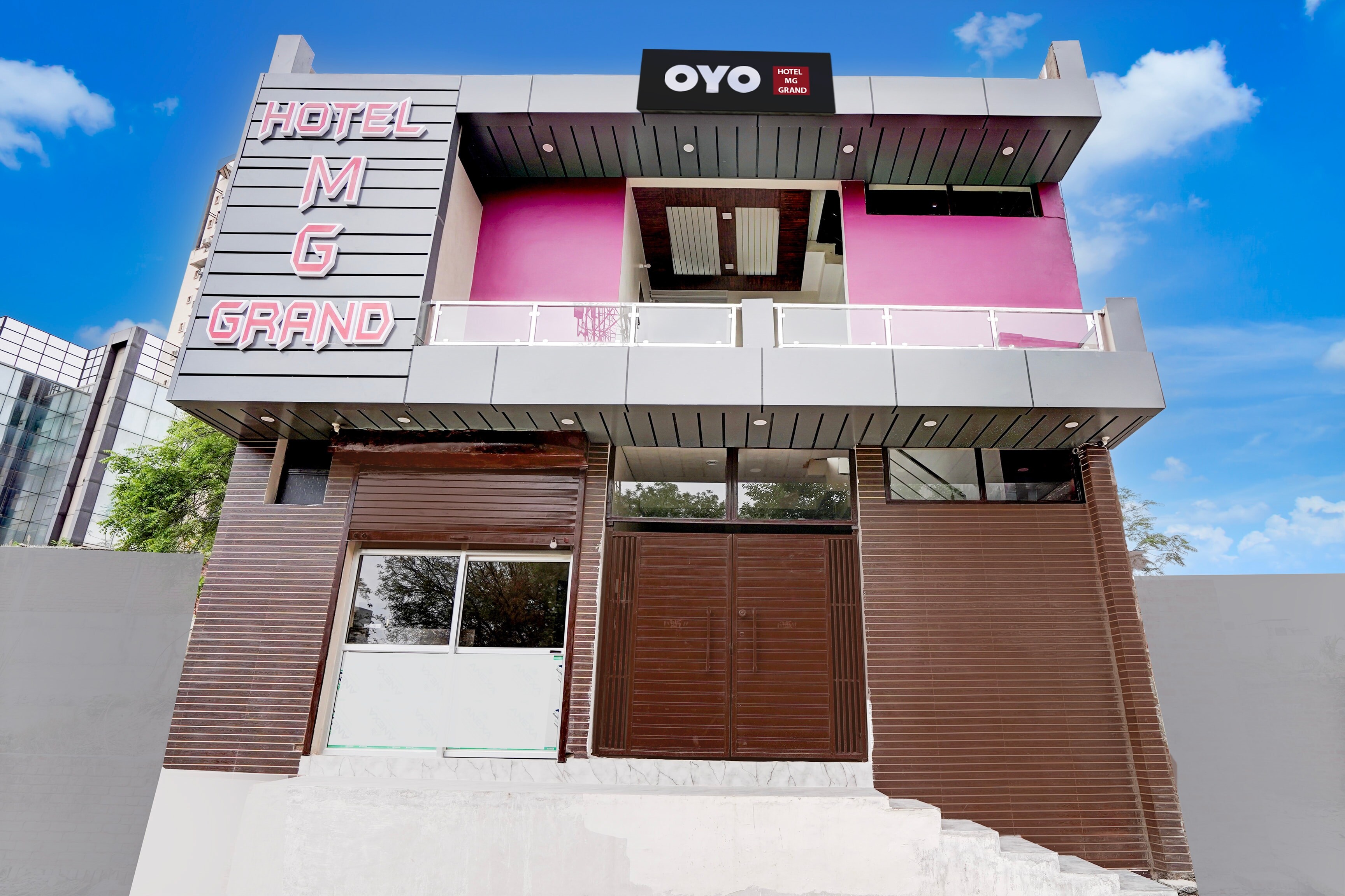 HOTEL O MG GRAND - Tap to explore photos