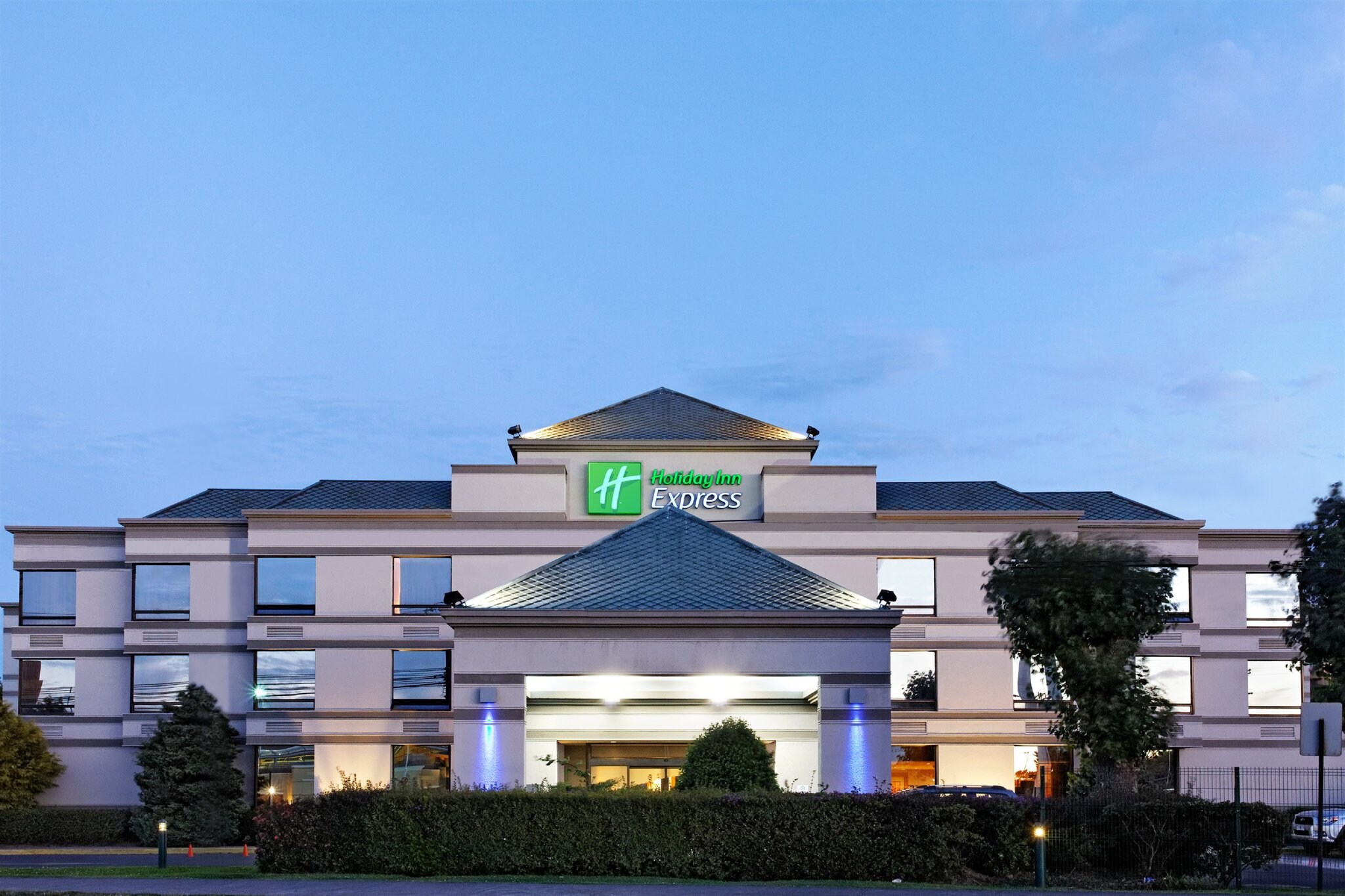 Holiday Inn Express CONCEPCION - Tap to explore photos
