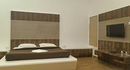 Dr Misty Hub Room Type - Deluxe Double Bed