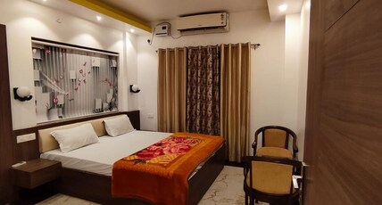 Yellow Leaf Room Type - Quad Sharing Studio Apartment