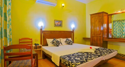 Hotel Thushara Room Type - Deluxe AC Room