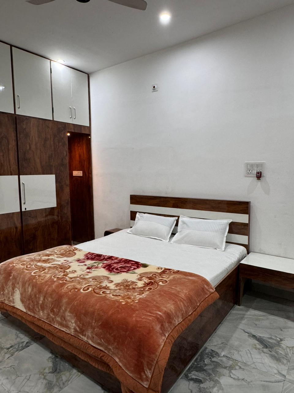 Benaras homestay - Tap to explore photos