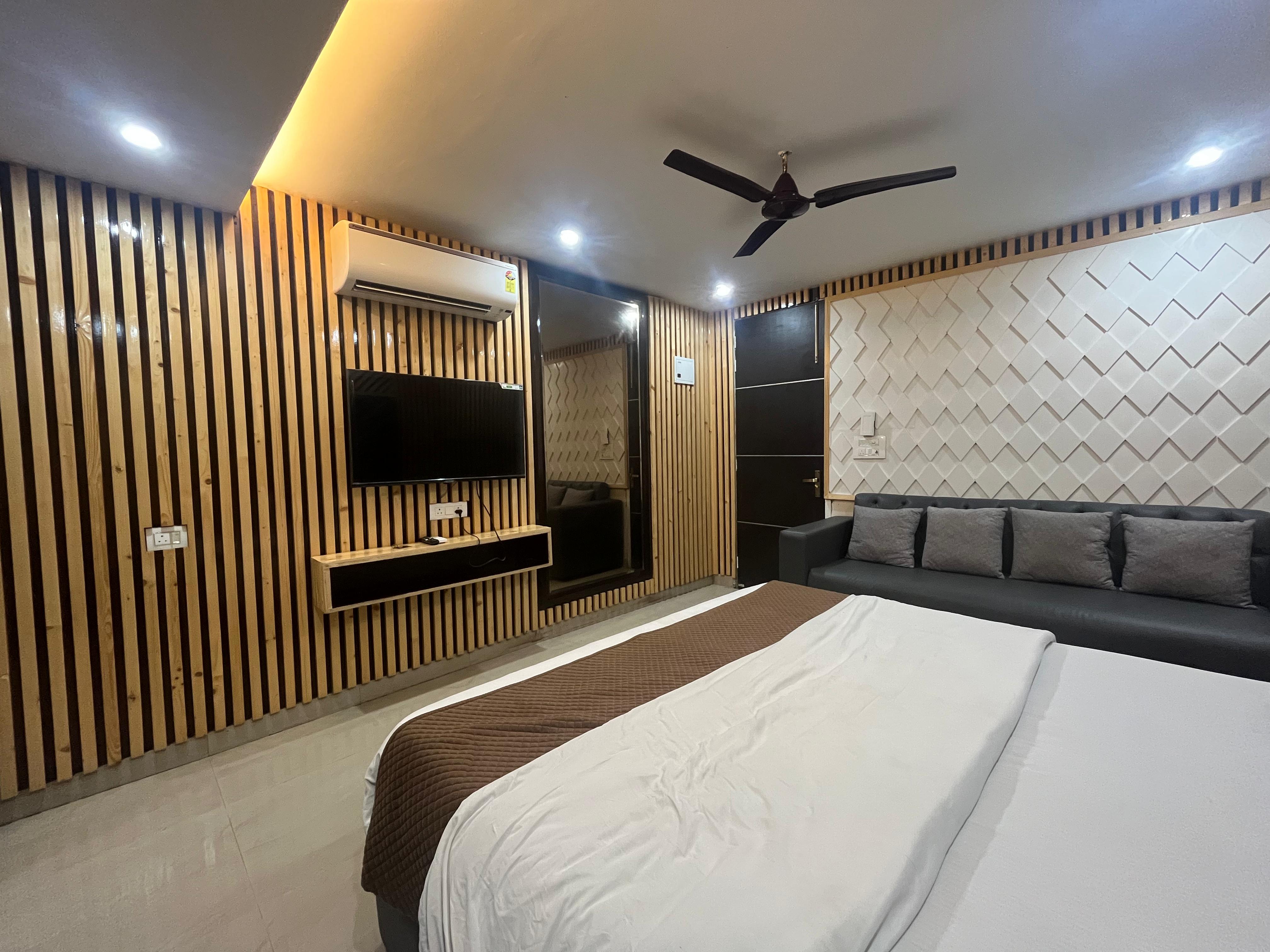 Dehradun Studio 3 By Musafir - Tap to explore photos