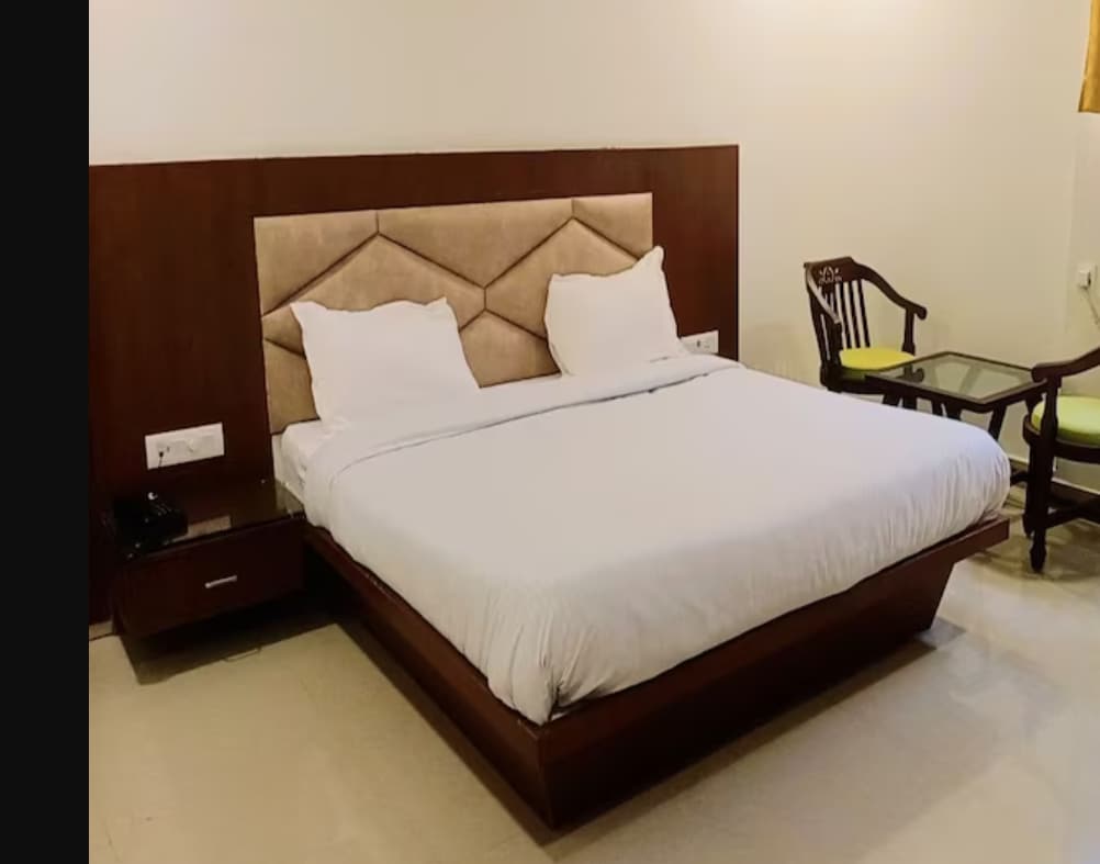 Hotel Sakshi Inn Rooms and Restaurant - Tap to explore photos