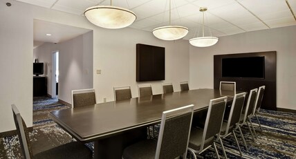 Embassy Suites Charleston Room Type - 1 KING HOSPITALITY NONSMK