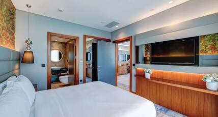 Double Tree by Hilton Hotel Istanbul Piyalepasa Room Type - QUEEN ACCESSIBLE GUEST RM