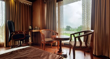 Hotel Sarvoday And Restaurant Room Type - Super Deluxe