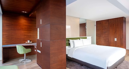 Radisson Blu Iveria Hotel, Tbilisi Room Type - Premium Room, Panoramic City View Radisson Blu Iveria Hotel, Tbilisi Room Type - Premium Room, Panoramic City View