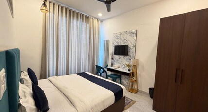 Jasmin - A Luxury Stay I 5 min from TajMahal Room Type - Superior Room