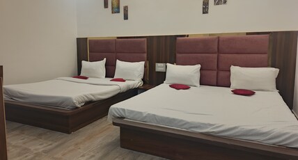 Hotel Kanha Room Type - DELUXE ROOM AC