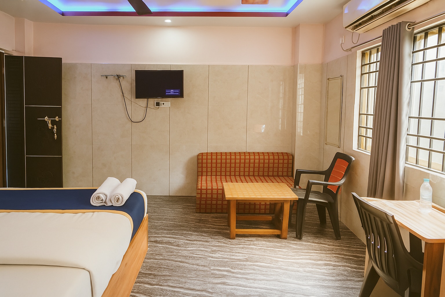 Aryan Residency | Rooms in a Homestay - Tap to explore photos