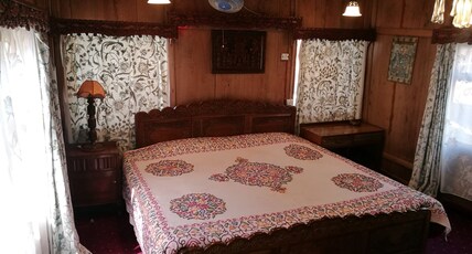 Houseboat Hardy Palace Room Type - Double Room