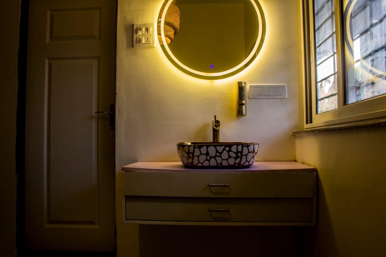 The Me Ra Kee Apartment - Tap to explore photos