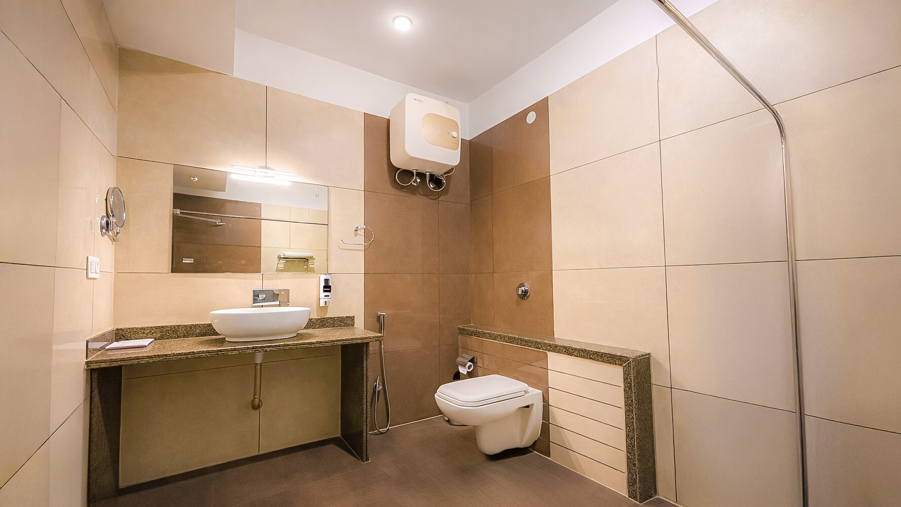 SUMITEL PREMIER INN - Tap to explore photos
