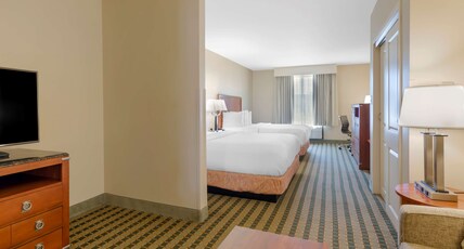 Best Western North Roanoke Room Type - Suite-2 Queen Beds, Non-Smoking, Sofabed, Microwave And Refrigerator, High Speed Internet Access, Fu