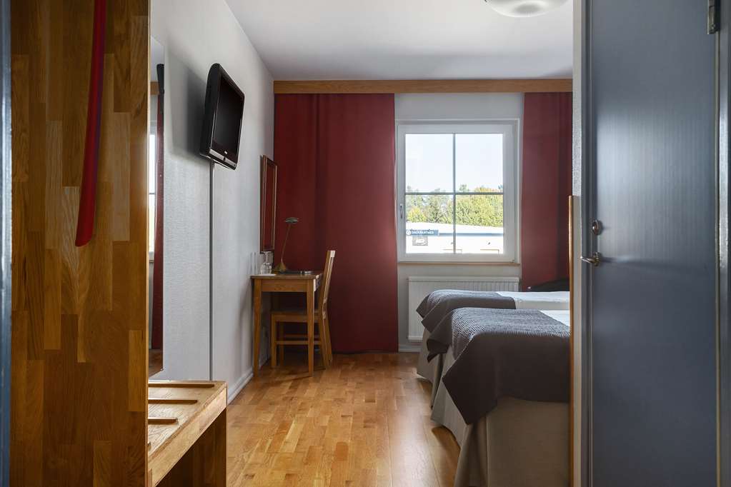 Sure Hotel by Best Western Dalhall - Tap to explore photos