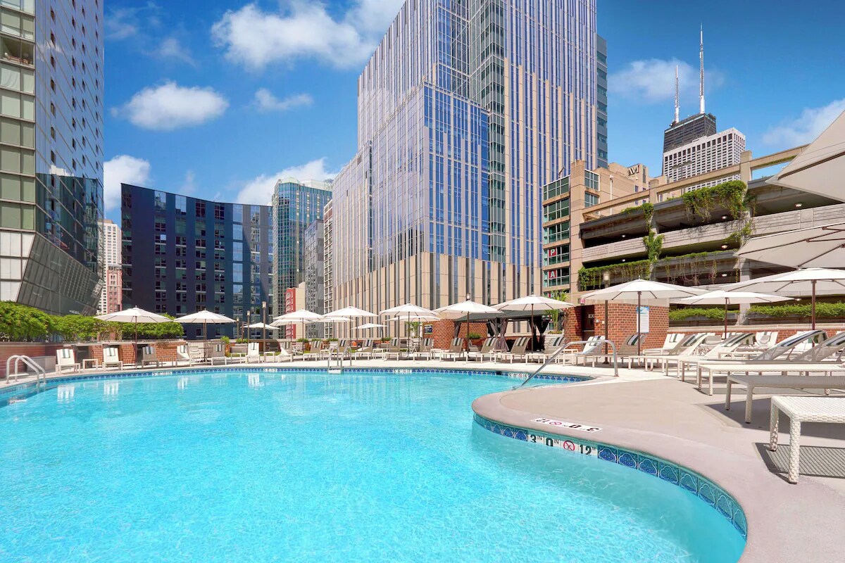 DoubleTree by Hilton Chicago - Magnificent Mile - Tap to explore photos