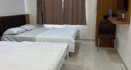 Hotel Kohinoor Room Type - Executive Suit Room- Up to 4 Guests