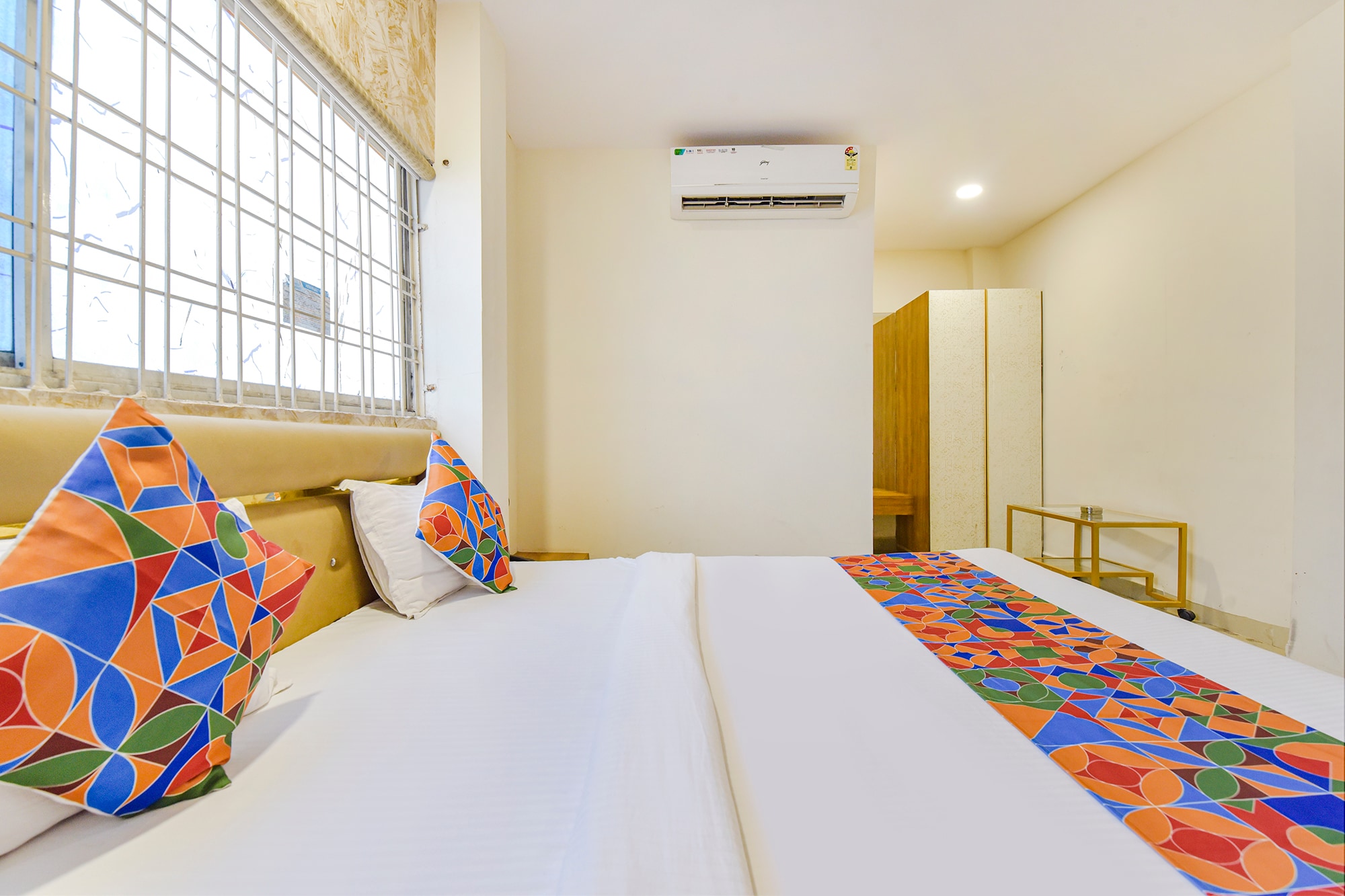 FabHotel Signor - Tap to explore photos