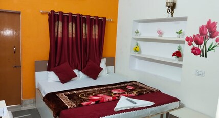 RUDRA PAYING GUEST HOUSE NAGWA Room Type - Balcony Room RUDRA PAYING GUEST HOUSE NAGWA Room Type - Balcony Room