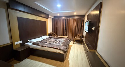Hotel Goldencity Room Type - Deluxe Room