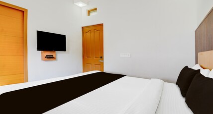Collection O Market Road Ernakulam Room Type - Super Deluxe Room