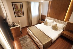 Address of HOTEL ALVORA