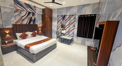 HOTEL GOLDEN PALACE Room Type - Super Deluxe A/C Room HOTEL GOLDEN PALACE Room Type - Super Deluxe A/C Room