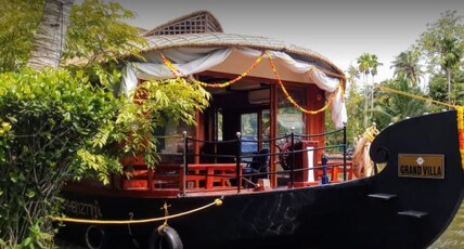 Grand Villa Houseboat Room Type - One BedRoom AC Premium Houseboat Grand Villa Houseboat Room Type - One BedRoom AC Premium Houseboat