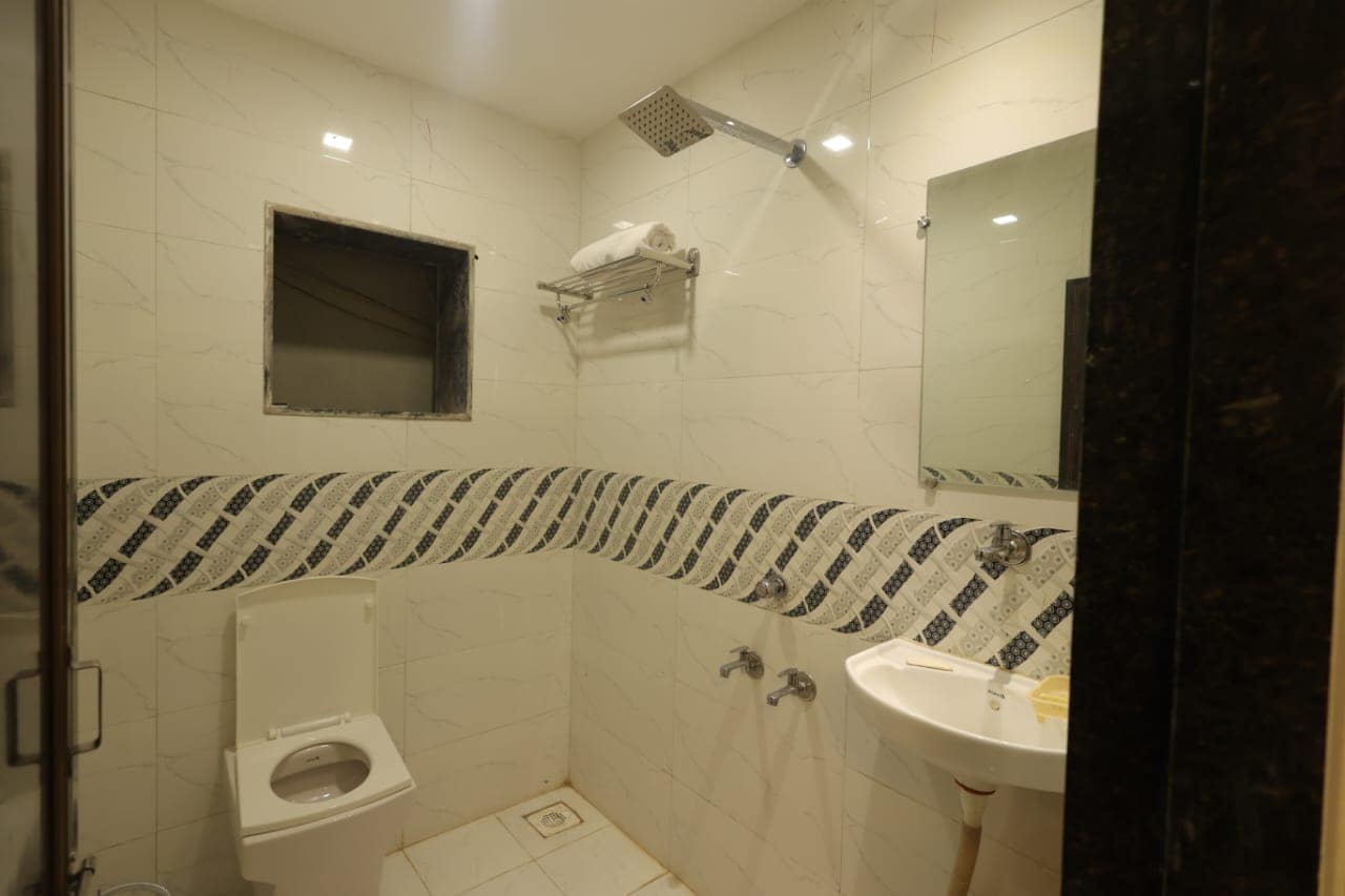 Hotel Dream View Inn - Tap to explore photos