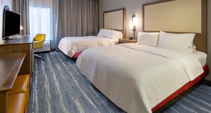Hampton Inn by Hilton Commerce Room Type - 2 QNS MICROWV FRIDGE NS WI