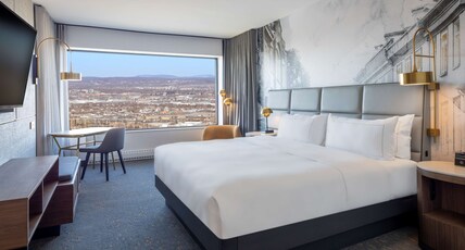 Hilton Quebec Room Type - 1 KING MOUNTAIN VIEW Hilton Quebec Room Type - 1 KING MOUNTAIN VIEW